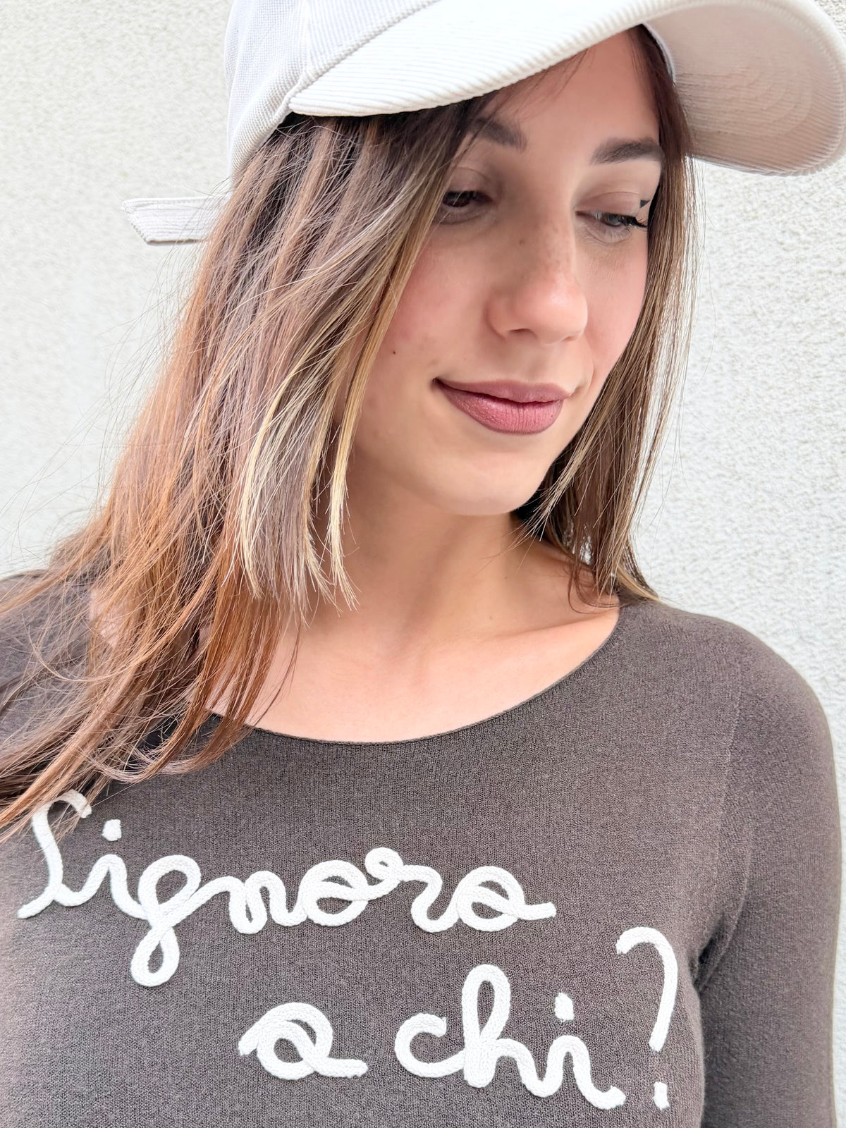 Simona m maglione Signora a chi?