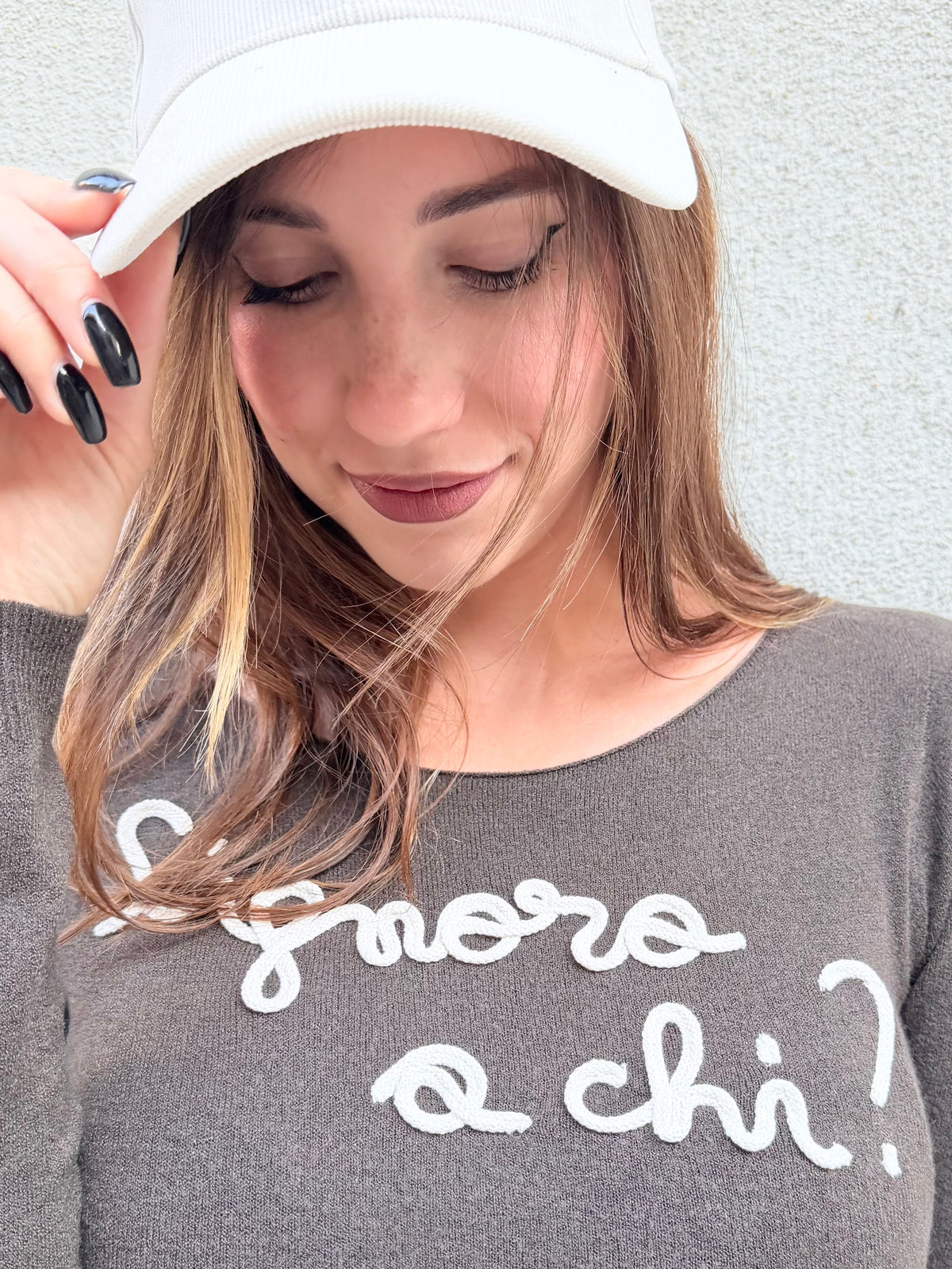Simona m maglione Signora a chi?