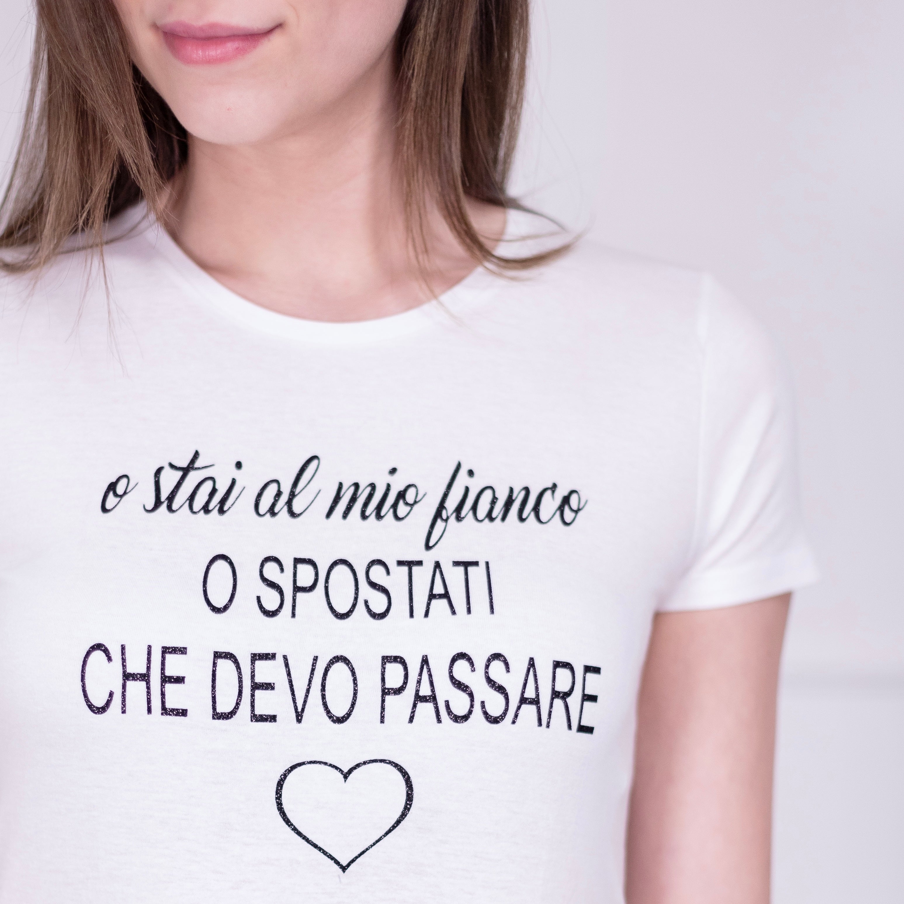 My t-shirt stai al mio fianco