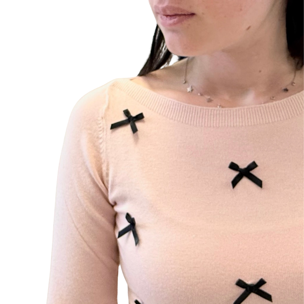 Simona M maglione scollo madonna fiocchetti