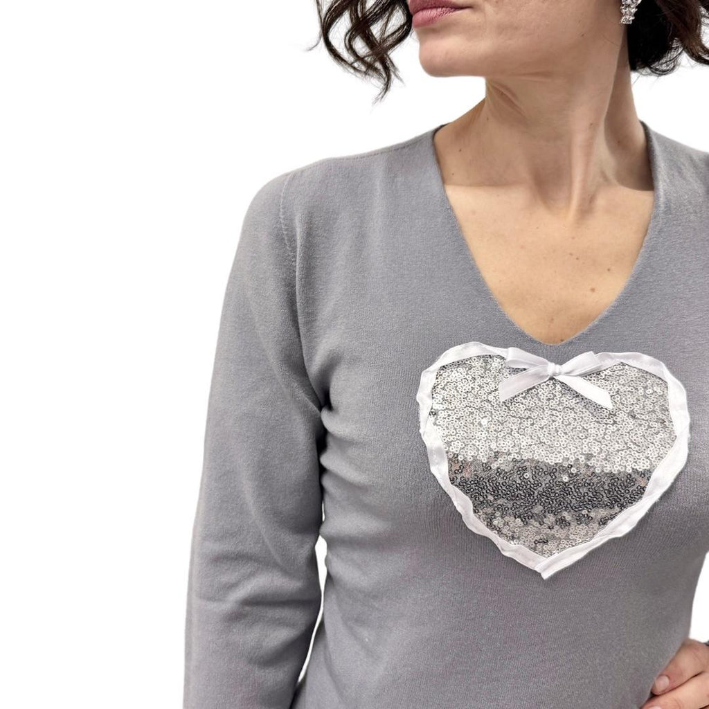 Simona M maglione a V cuore paillettes V CUOREGRIGIO Simona M.